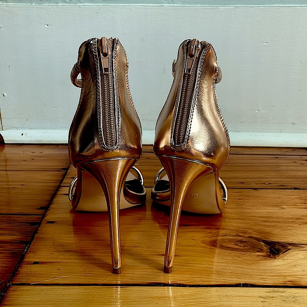 Lillian Gold Heeled Sandals Size 8 - Picture 4 of 5